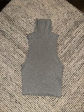 Zara Gray Sleeveless Turtleneck Knit Top